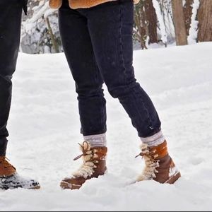 Abercrombie curve love jeans straight leg size 2 waist 26 in excellent condition